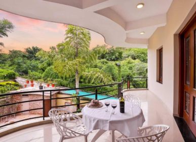 Prakruti Farmhouse with Pool at Aziz Nagar